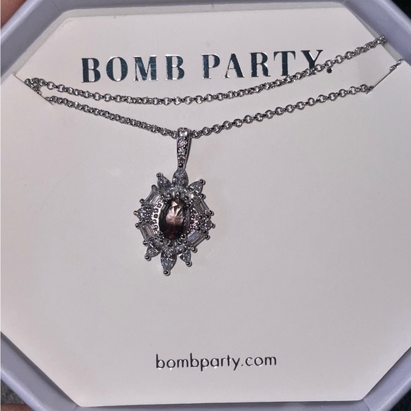 Vintage Bomb Party RBP3701 OG Chase Your Dreams Necklace - Picture 5 of 10
